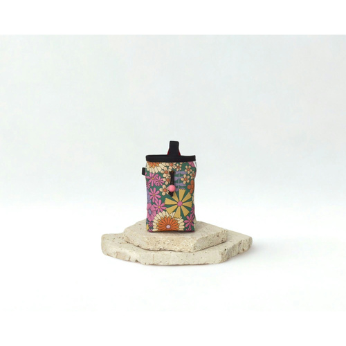 Nativa Handmade Flowers #126 Chalk Bag