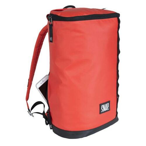 SNAP. Backpack 18L Grenadine & Black