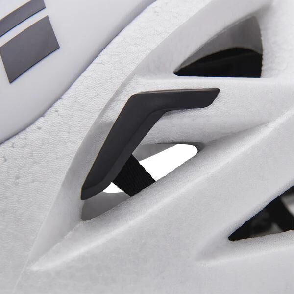 black-diamond-vapor-climbing-helmet-1